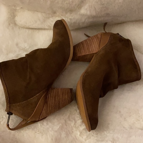 Naughty Monkey Sereena Brown Suede Ankle Booties size 8.5 - Picture 4 of 8
